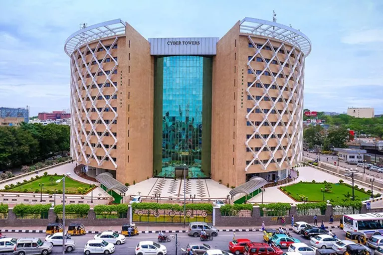 हैदराबाद IT हब: विकास, चुनौतियां और भविष्य