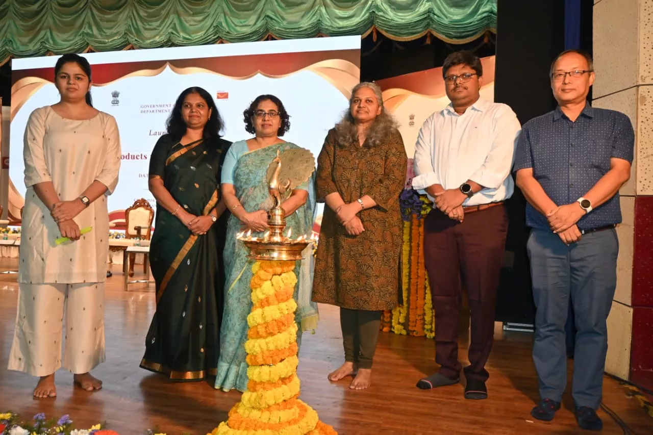 हैदराबाद में नई डाक सेवाएं लॉन्च