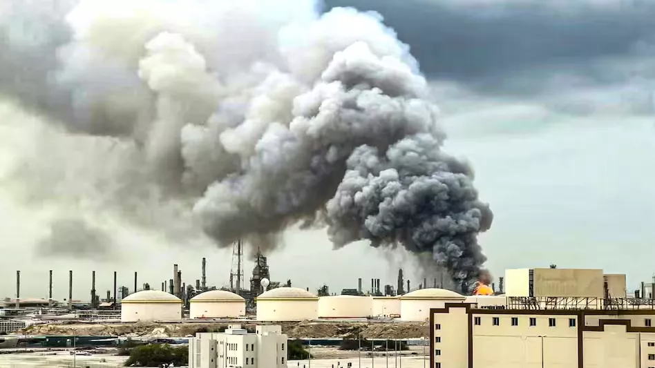 खाड़ी देशों की रिफाइनरियों में आग