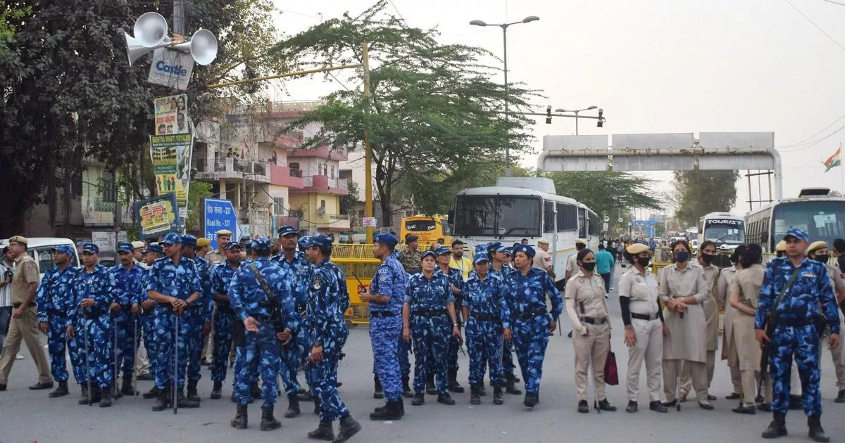 दिल्ली में ईद से पहले कड़ी सुरक्षा, उत्तम नगर में तनाव