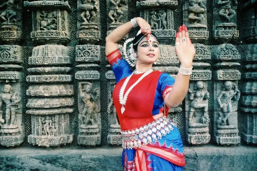 ओडिसी नृत्य करती मधुमिता राउत