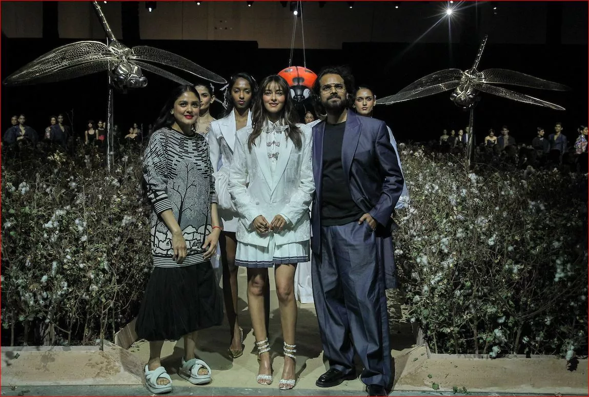 अनन्या पांडे रैंप पर शोस्टॉपर के रूप में