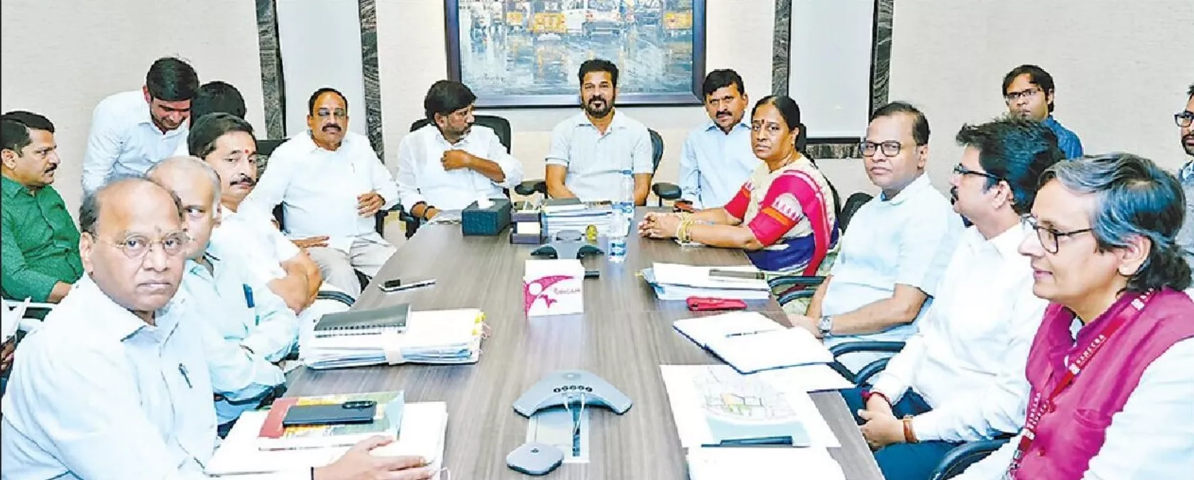 भद्राचलम मंदिर विकास योजना की समीक्षा करते मुख्यमंत्री