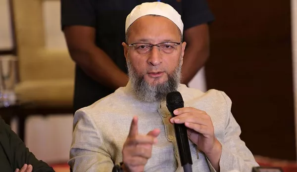 Asaduddin Owaisi ने तृणमूल कांग्रेस पर निशाना साधते हुए कहा कि पार्टी ने मुस्लिम वोट हासिल किए, लेकिन समुदाय के लिए ठोस काम नहीं किया।
