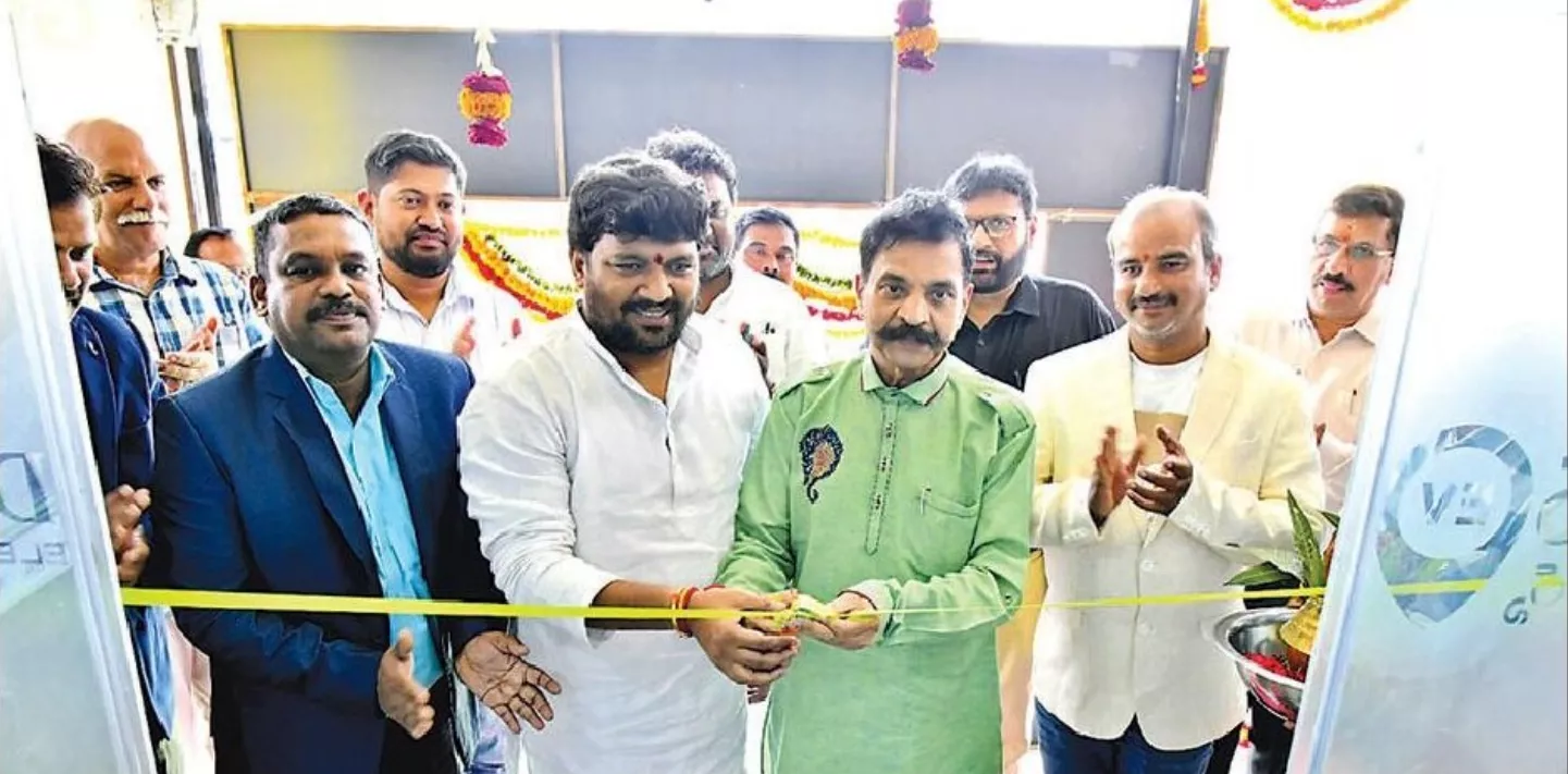 हैदराबाद में KKL ग्रुप की पहली EV डीलरशिप का उद्घाटन