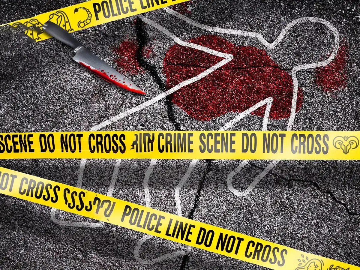 बेटे द्वारा पिता पर कुल्हाड़ी से हमला