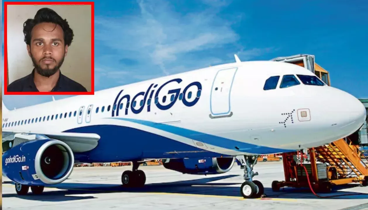 फ्लाइट में दरवाजा खोलने की कोशिश करता यात्री