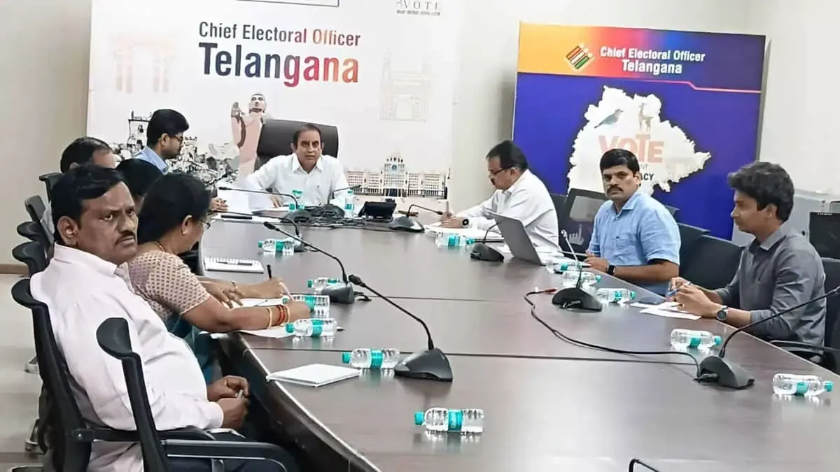 जनगणना प्रक्रिया की तैयारियों की समीक्षा की