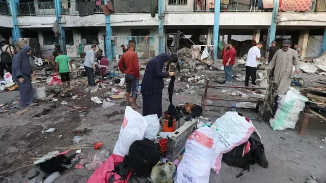 इजराइली हमलों के बाद लेबनान में विस्थापित लोग