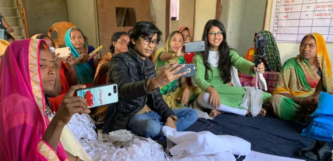 महिलाओं का ‘सिस्टरहुड’: मुश्किल वक्त में बना मजबूत सहारा