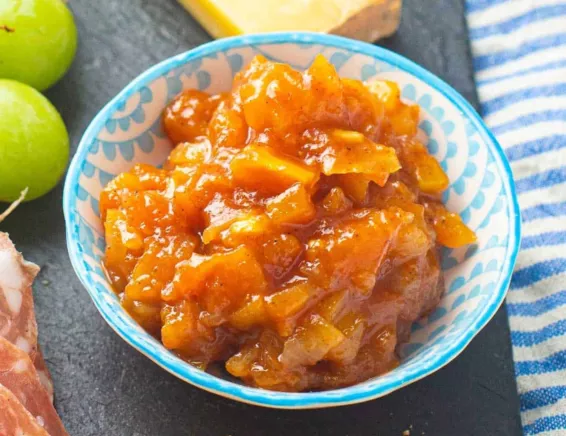 स्वादिष्ट चटनी रेसिपी: पपीता, सेब और टमाटर-खजूर