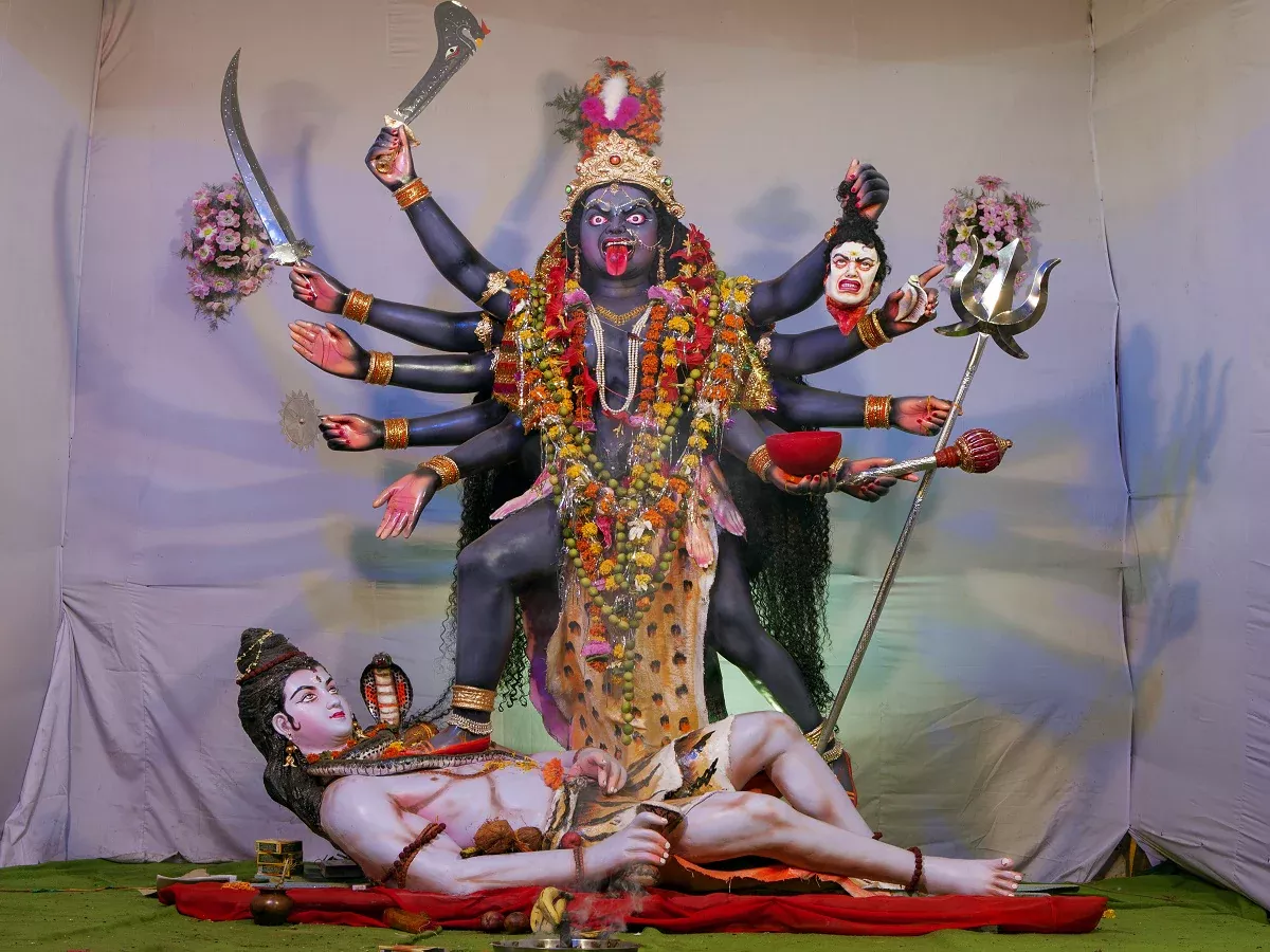 माँ काली के चार रूप: दक्षिणा काली, श्मशान काली, भद्रकाली, महाकाली