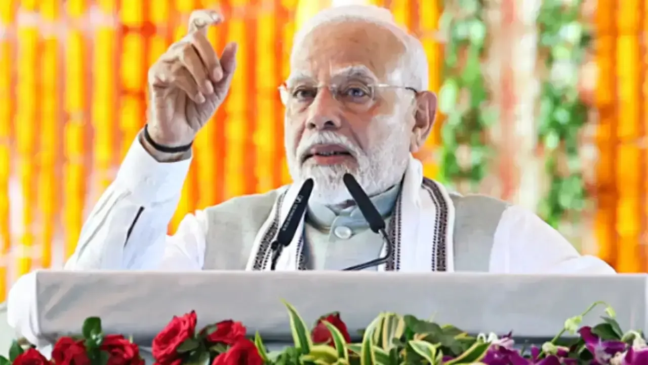 प्रधानमंत्री नरेंद्र मोदी ने तमिलनाडु के मदुरै में 4,400 करोड़