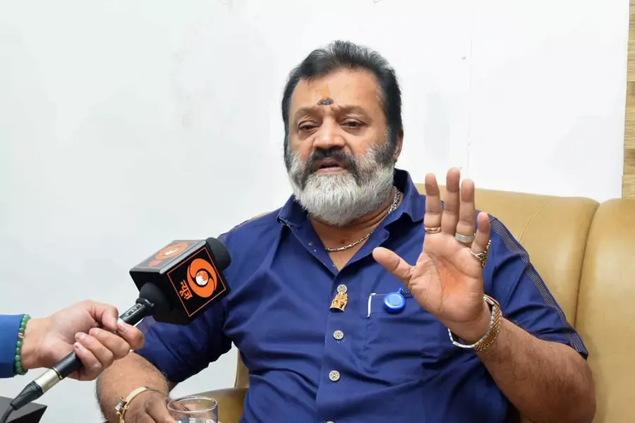 बयान देते सुरेश गोपी