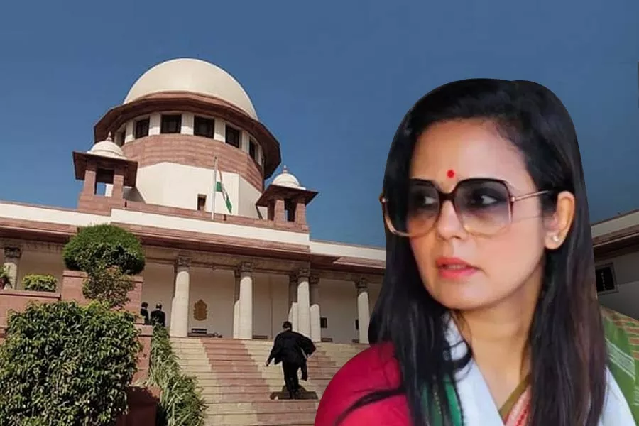 SC ने महुआ मोइत्रा मामले में HC के आदेश पर रोक लगाई