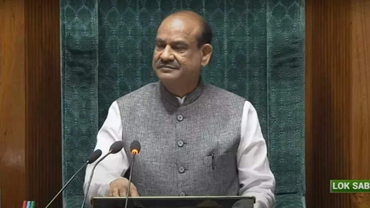 कांग्रेस ने ओम बिरला से आठ