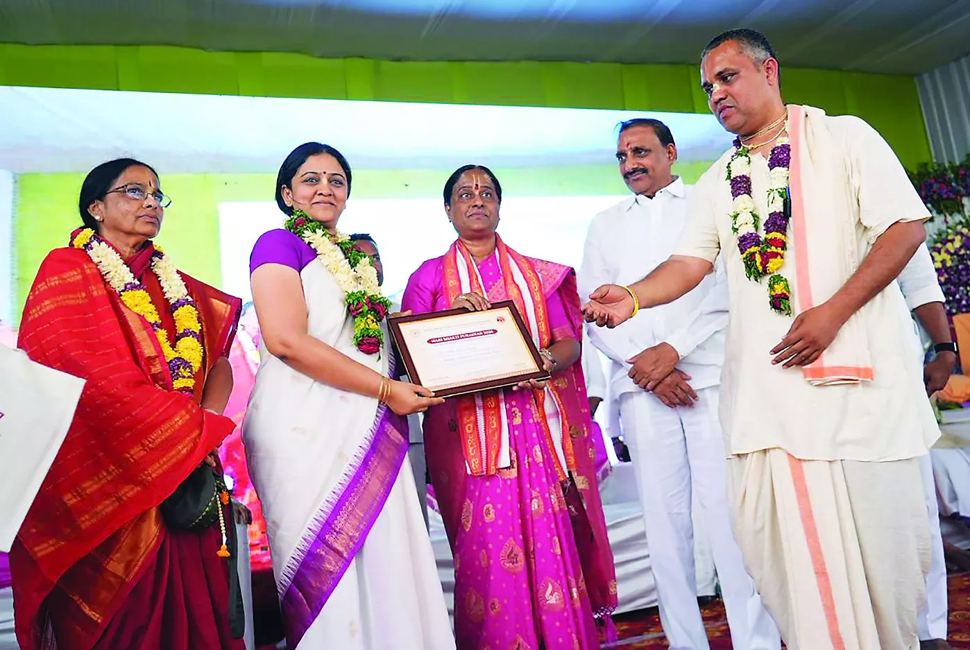 इस्कॉन मंदिर का भूमि पूजन समारोह, नल्लागंडला गोपनपल्ली