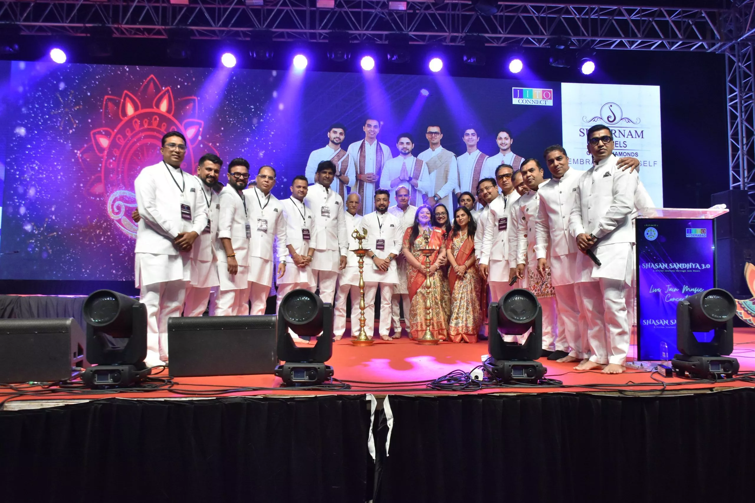 शासन संध्या 3.0 में भजन प्रस्तुत करते कलाकार