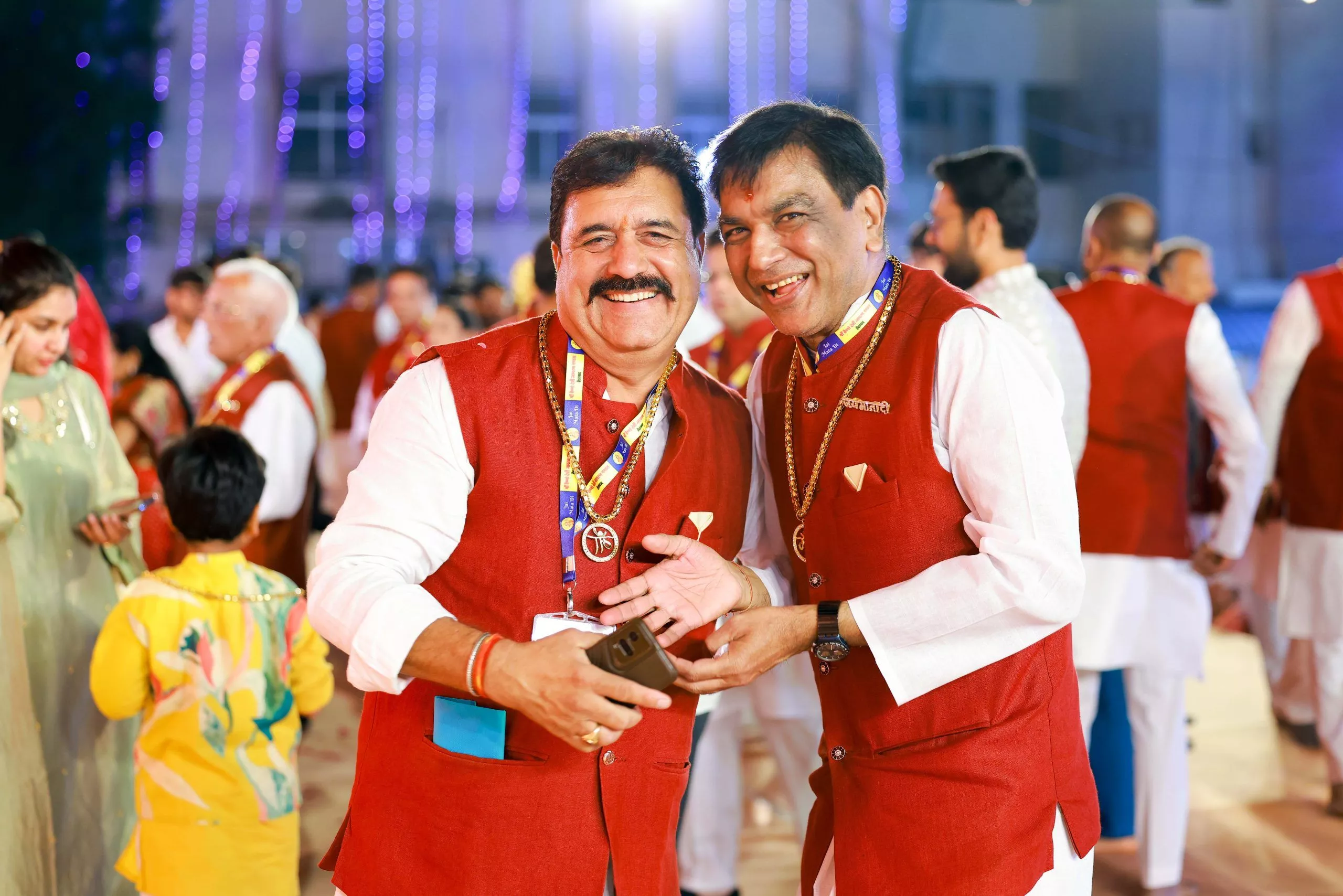 नुमाइश मैदान में माँ वैष्णो देवी के भव्य जागरण का दृश्य