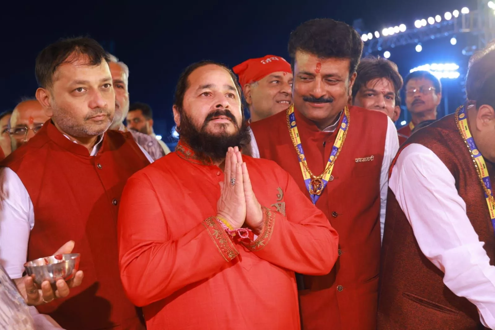 नुमाइश मैदान में माँ वैष्णो देवी के भव्य जागरण का दृश्य