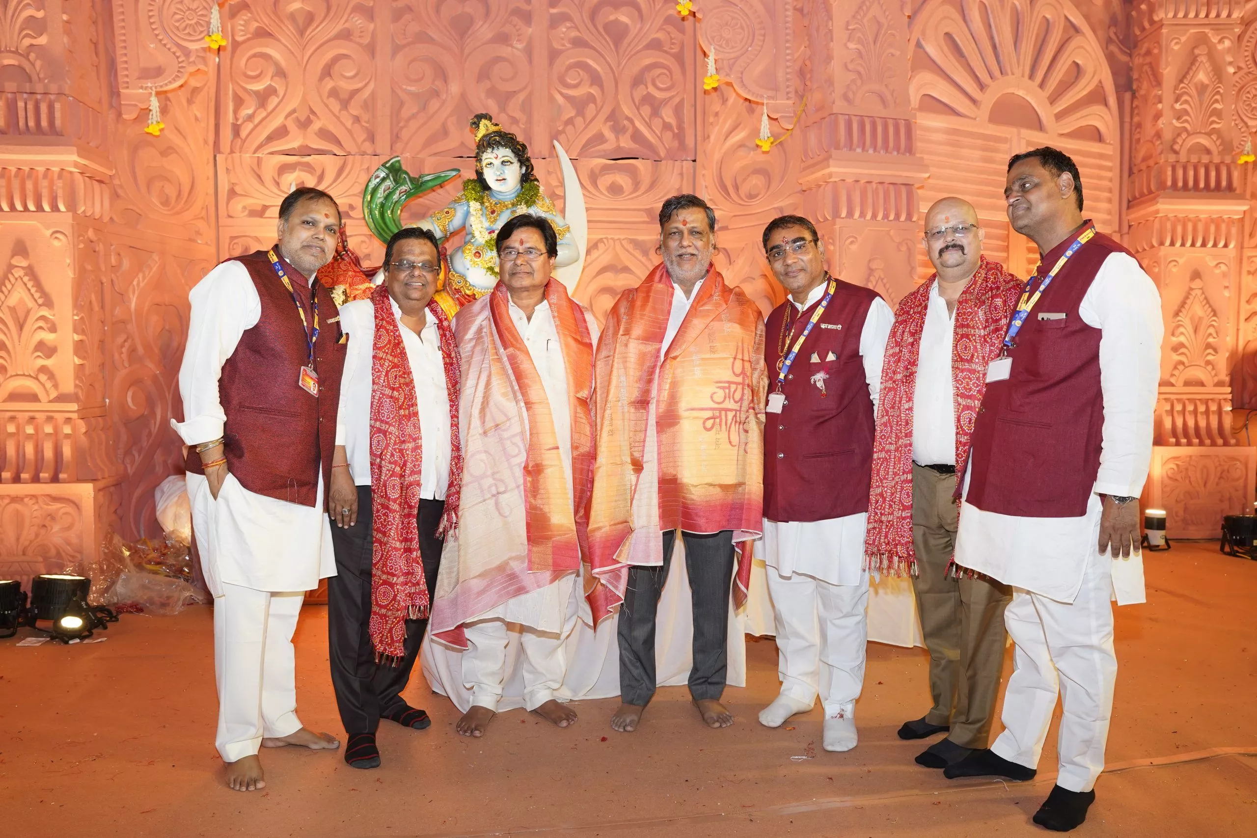 नुमाइश मैदान में माँ वैष्णो देवी के भव्य जागरण का दृश्य