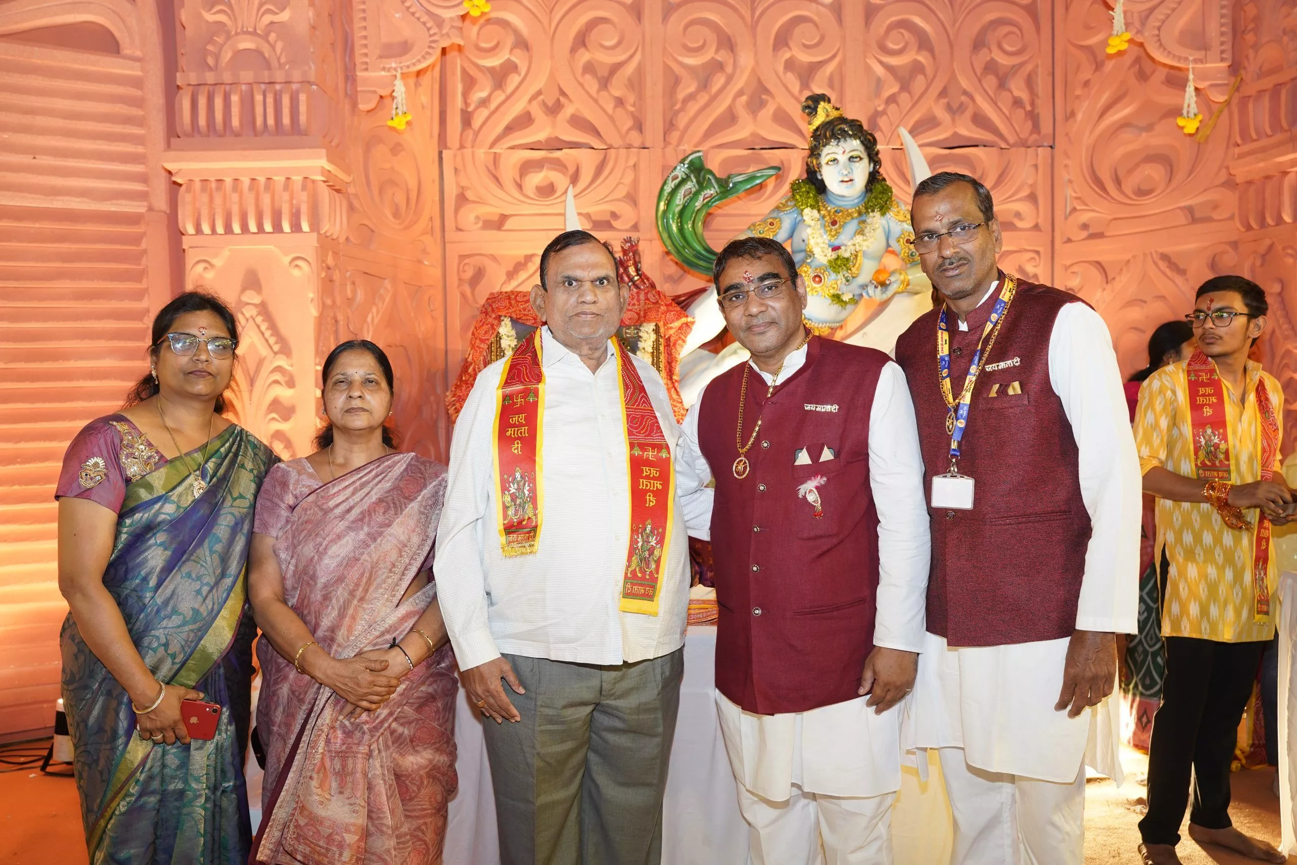 नुमाइश मैदान में माँ वैष्णो देवी के भव्य जागरण का दृश्य