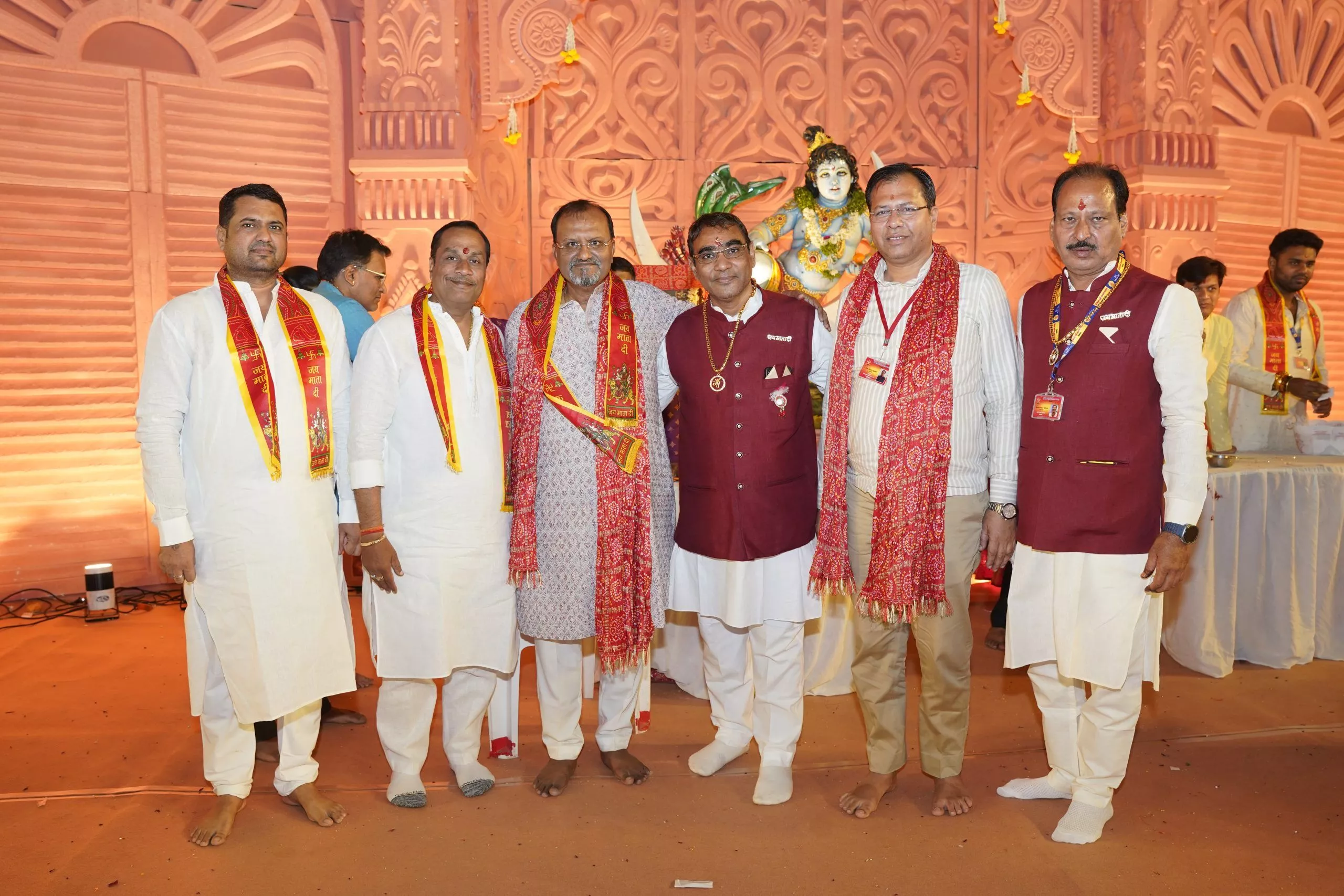 नुमाइश मैदान में माँ वैष्णो देवी के भव्य जागरण का दृश्य