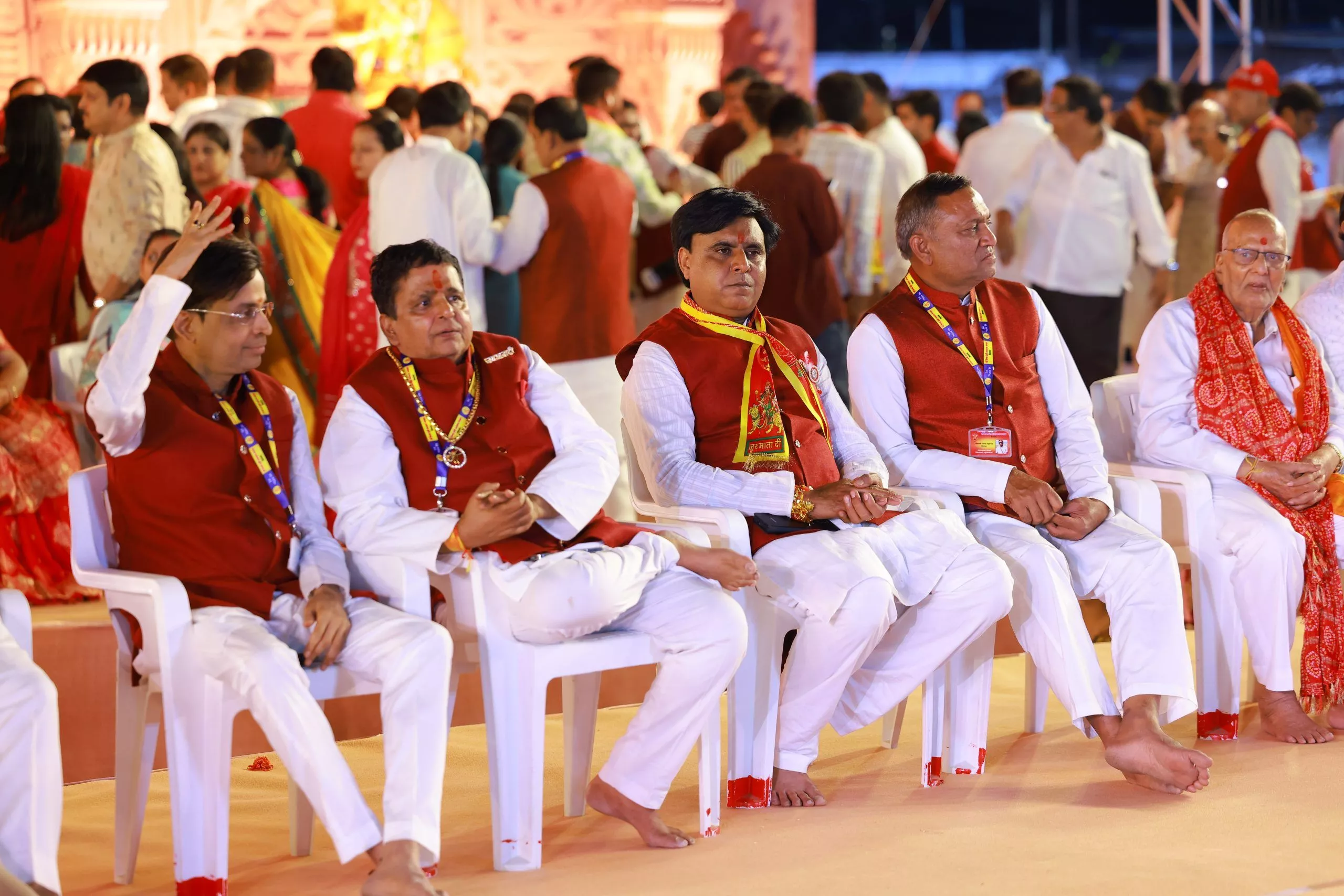 नुमाइश मैदान में माँ वैष्णो देवी के भव्य जागरण का दृश्य