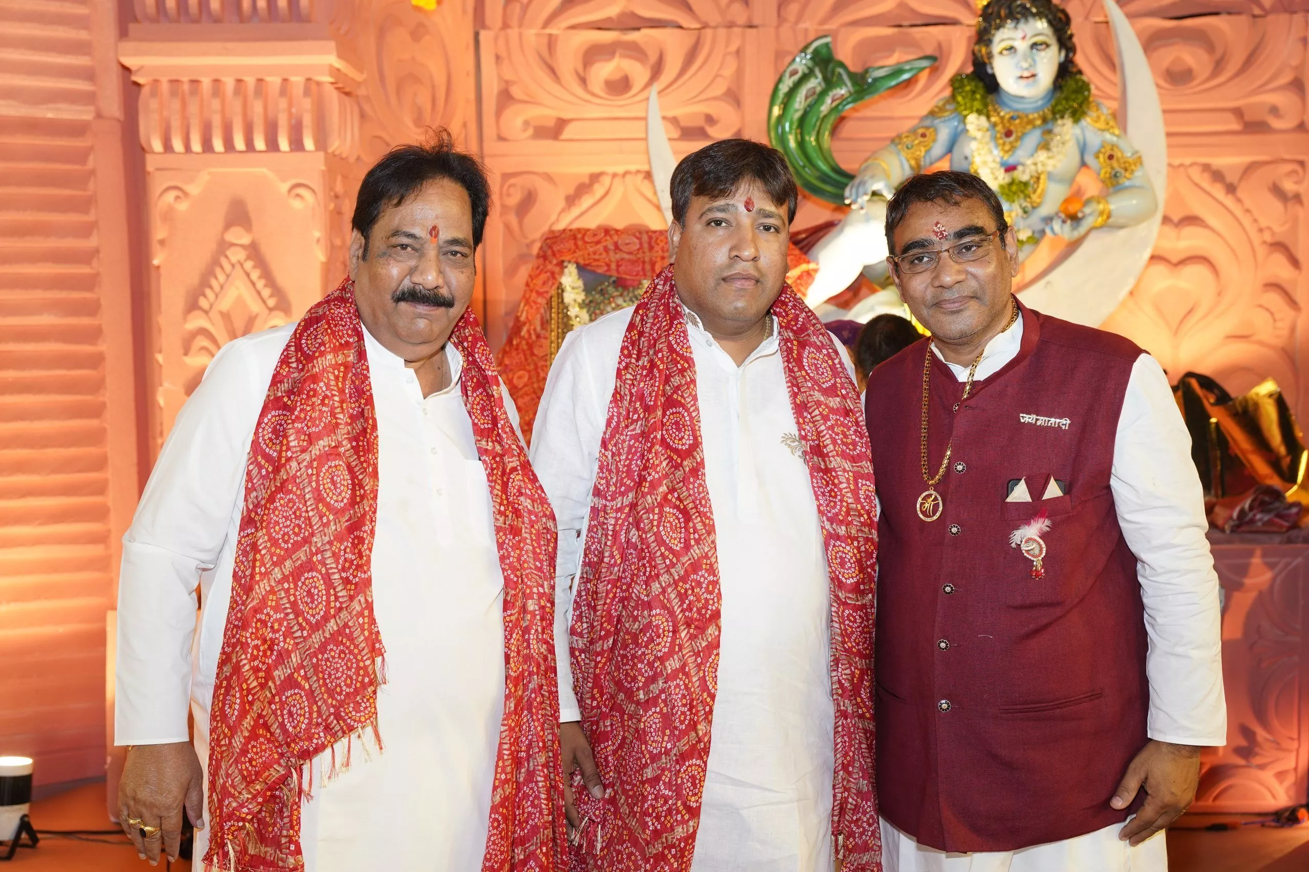 नुमाइश मैदान में माँ वैष्णो देवी के भव्य जागरण का दृश्य