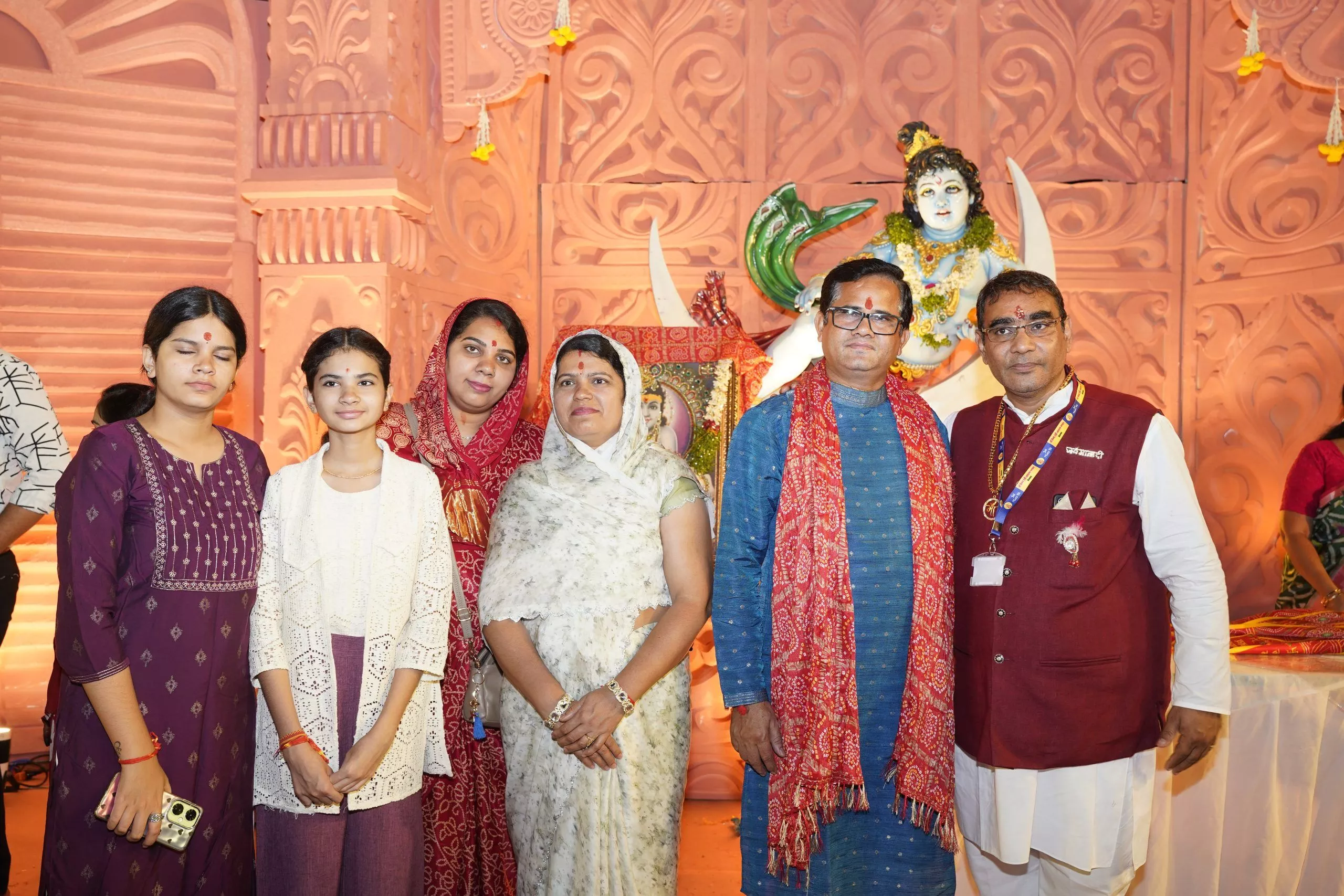 नुमाइश मैदान में माँ वैष्णो देवी के भव्य जागरण का दृश्य