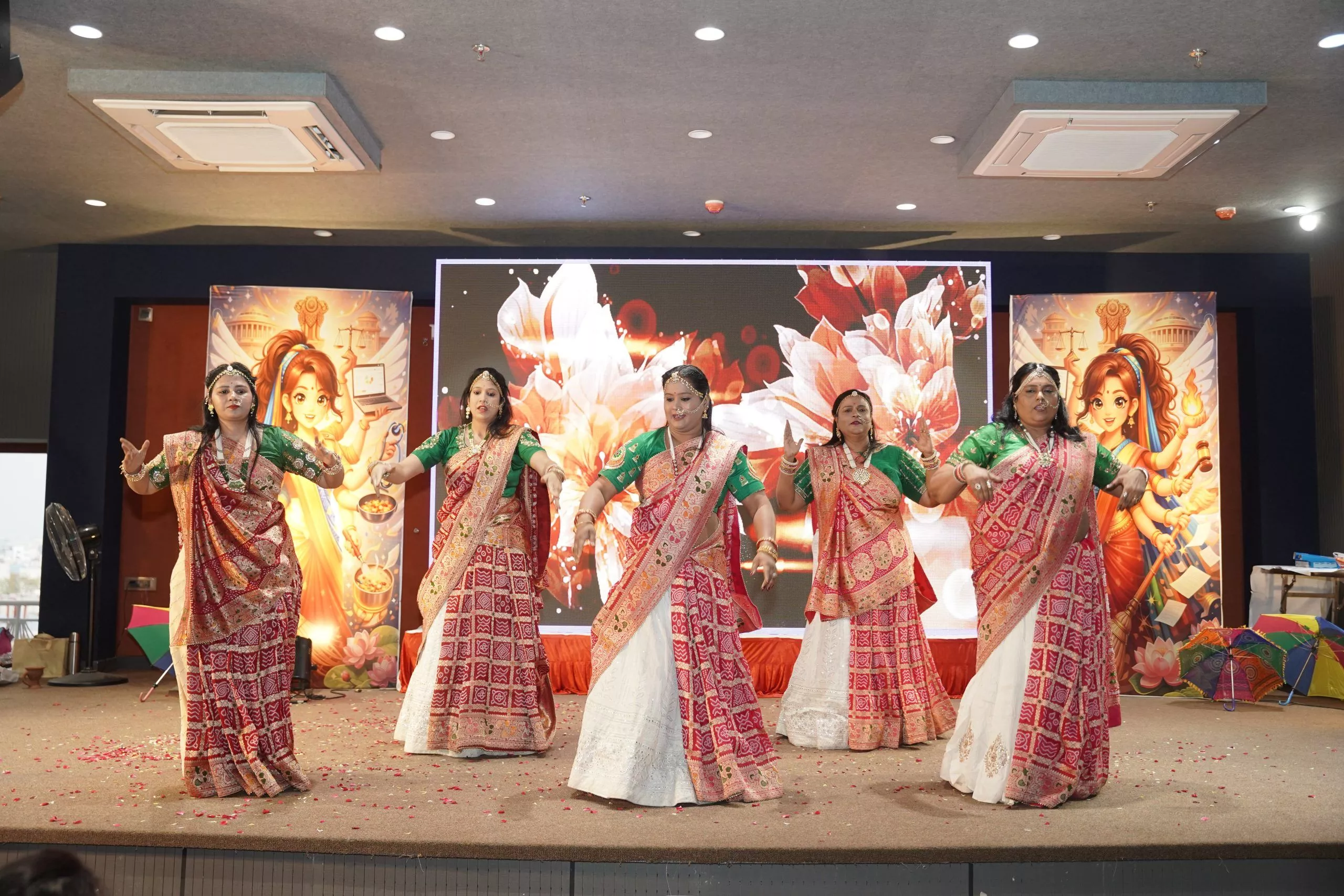 गणगौर उत्सव में महिलाओं का सांस्कृतिक कार्यक्रम