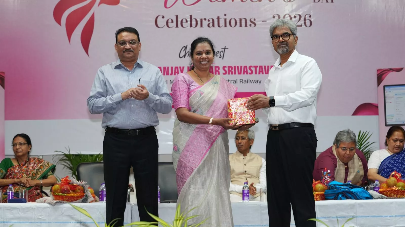 रेलवे महिला कर्मचारियों का अंतरराष्ट्रीय महिला दिवस समारोह