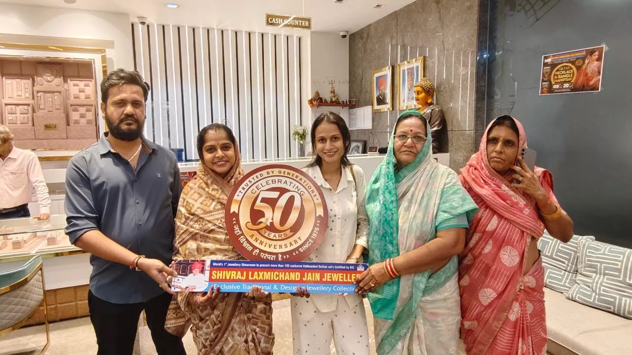 ज्वेलरी महोत्सव में नेकलेस और बैंगल्स कलेक्शन