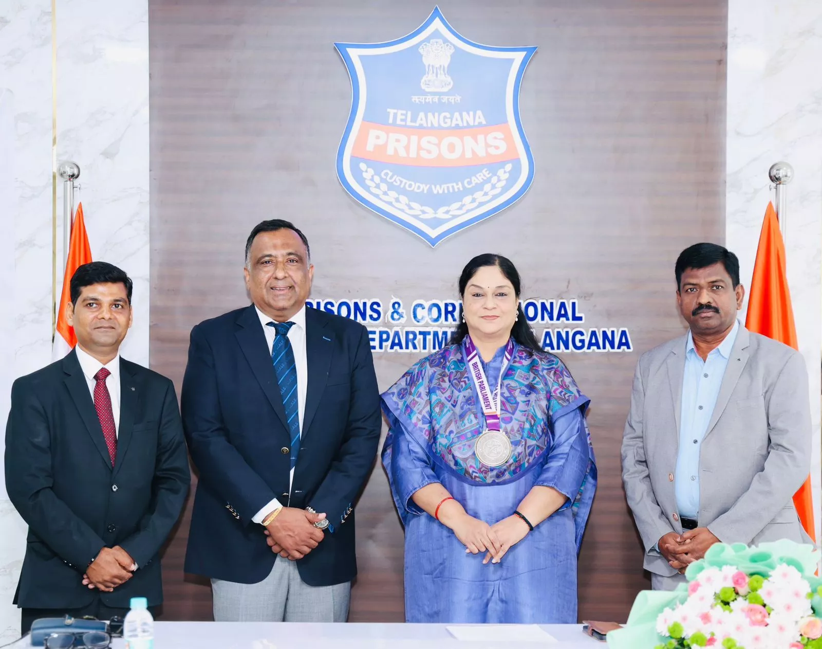 पुलिस अधिकारियों को वर्ल्ड बुक ऑफ रिकॉर्ड्स प्रमाण-पत्र मिला