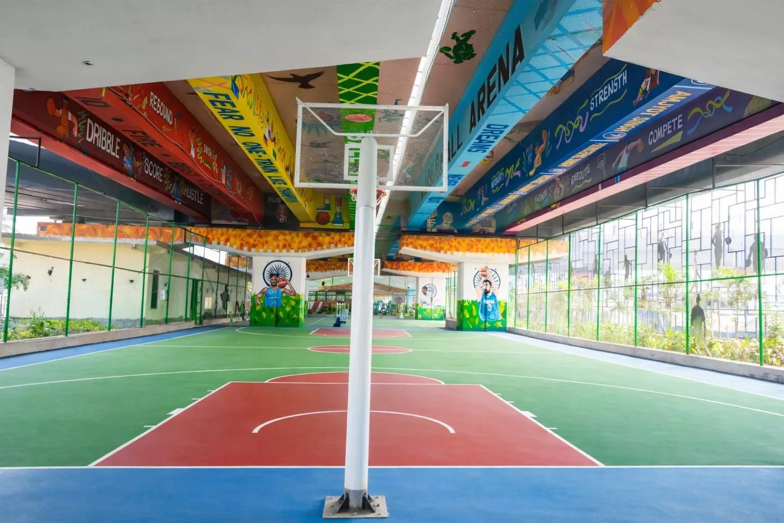 बैरामलगुड़ा फ्लाईओवर के नीचे स्पोर्ट्स एरीना का दृश्य
