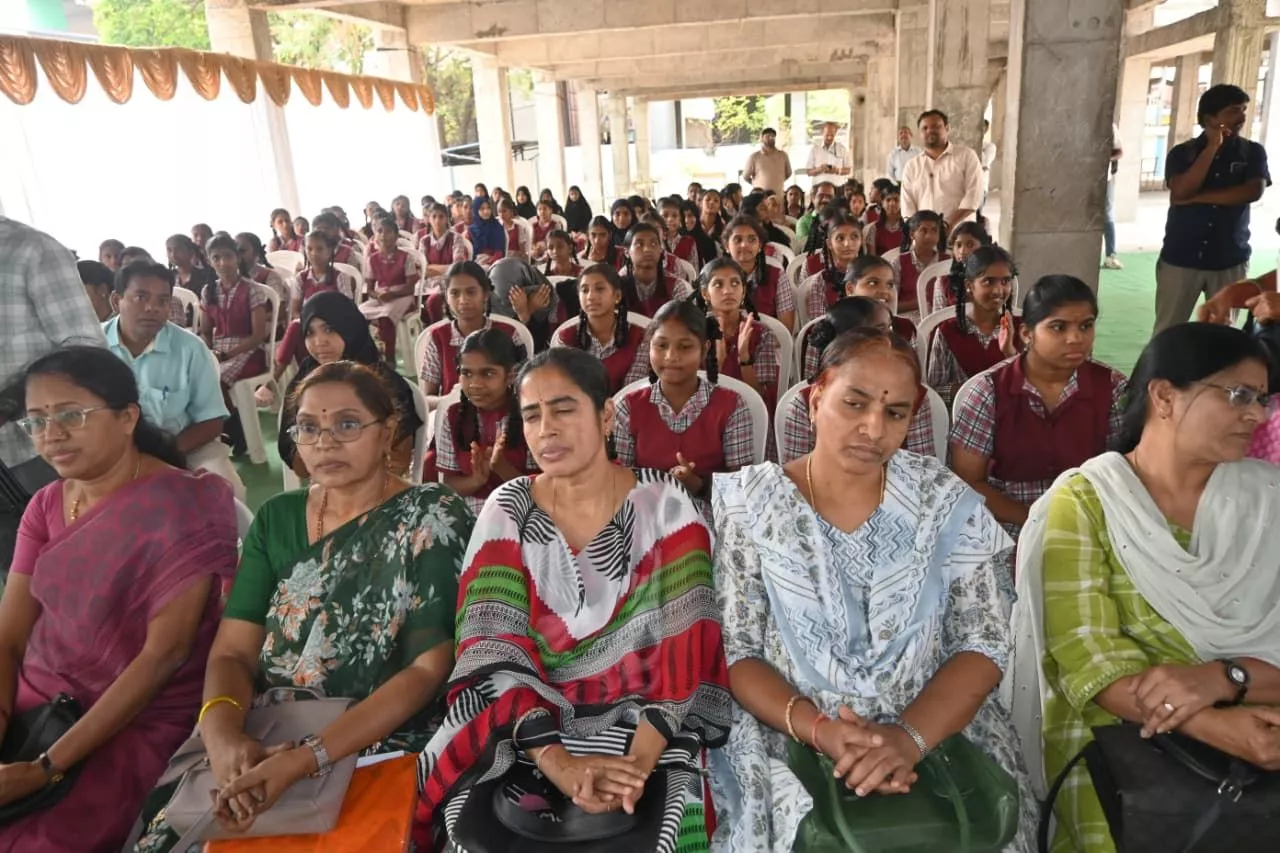 मुशीराबाद स्कूल में एचपीवी वैक्सीन जागरूकता कार्यक्रम