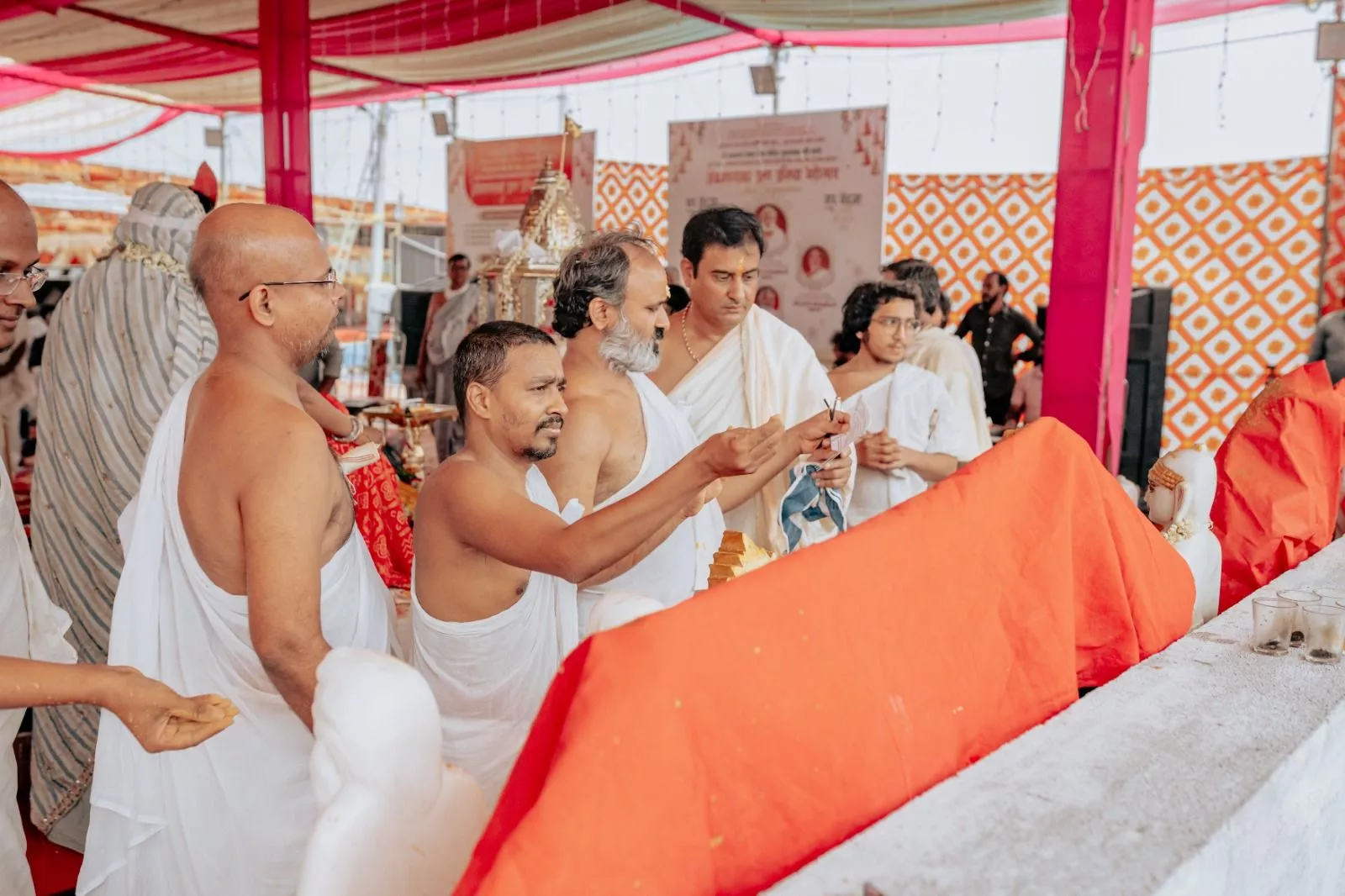 जैन मंदिर में प्रतिष्ठा महोत्सव का आयोजन