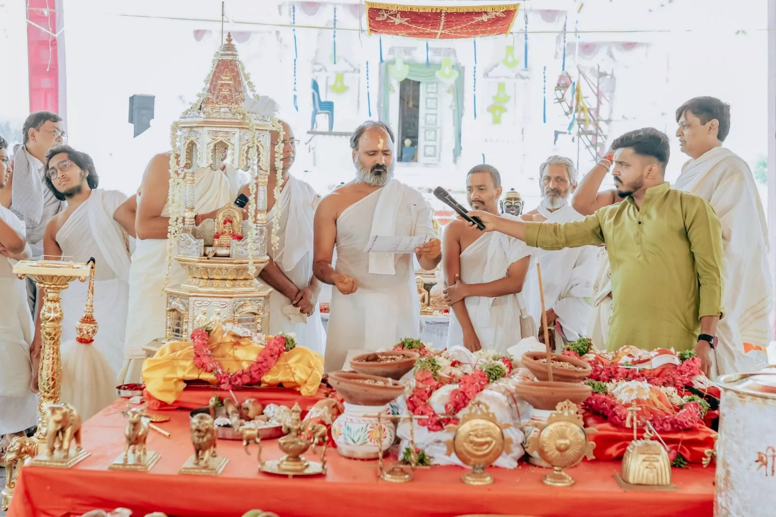 जैन मंदिर में प्रतिष्ठा महोत्सव का आयोजन