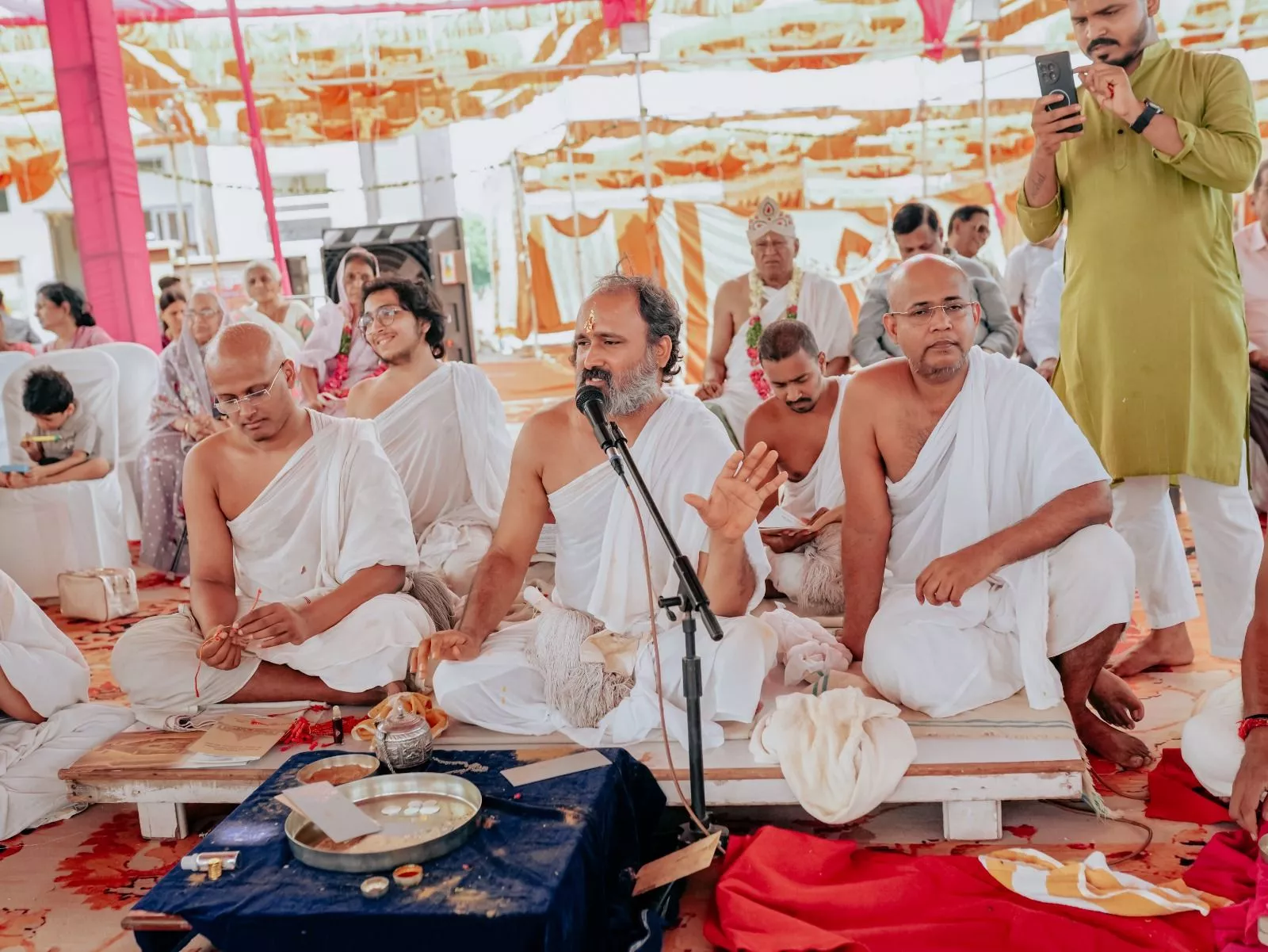 जैन मंदिर में प्रतिष्ठा महोत्सव का आयोजन