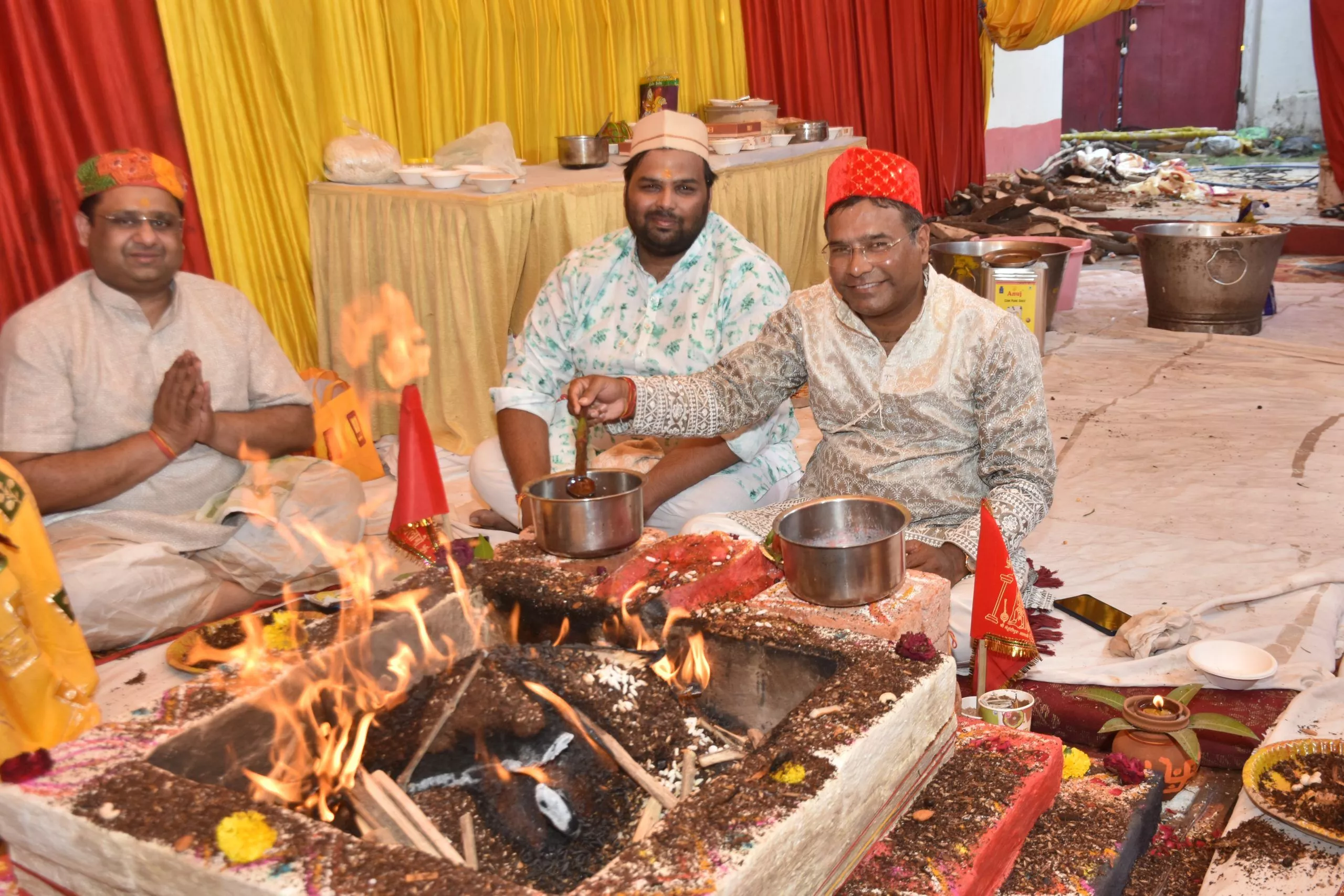 सीतारामबाग मंदिर में हनुमान जन्मोत्सव का हवन कार्यक्रम