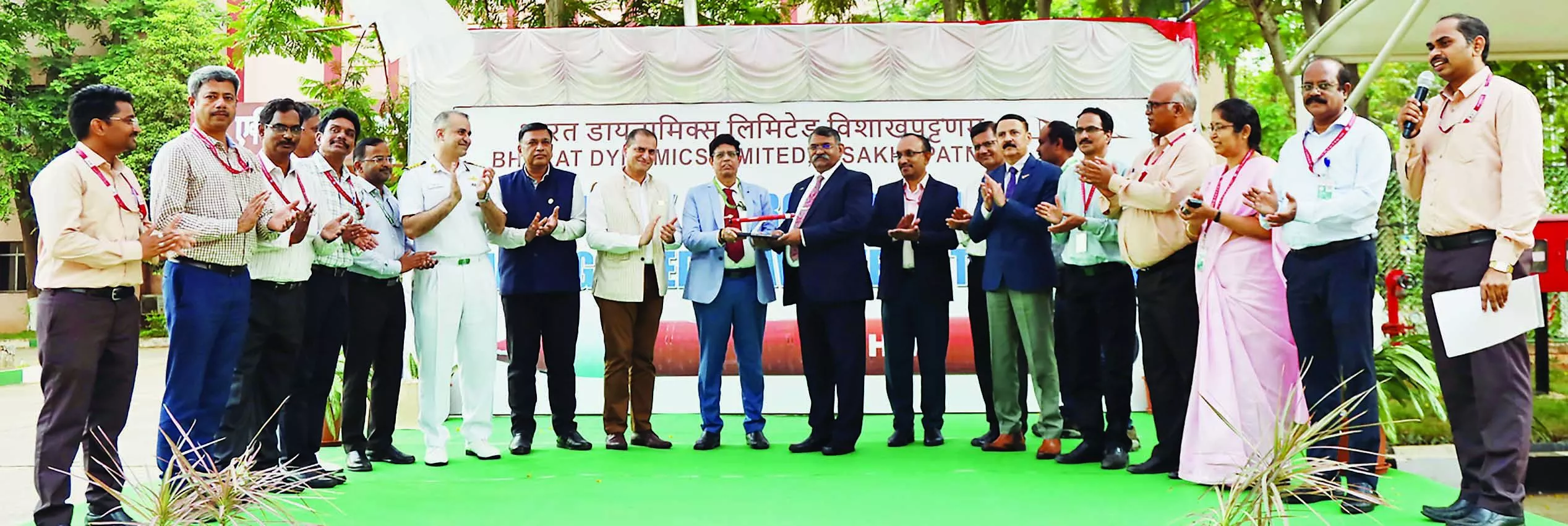 बीडीएल द्वारा स्वदेशी टॉरपीडो सौंपने का दृश्य