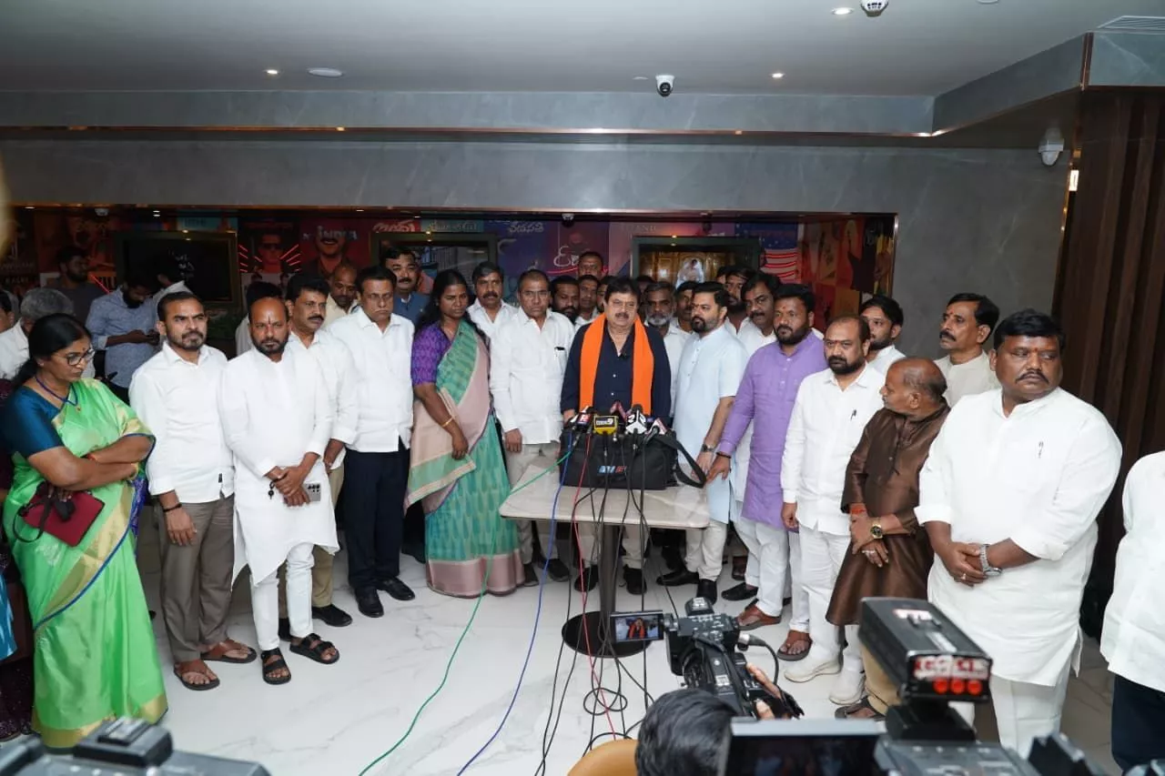 भाजपा अध्यक्ष धुरंधर-2 फिल्म देख कर मीडिया को संबोधित