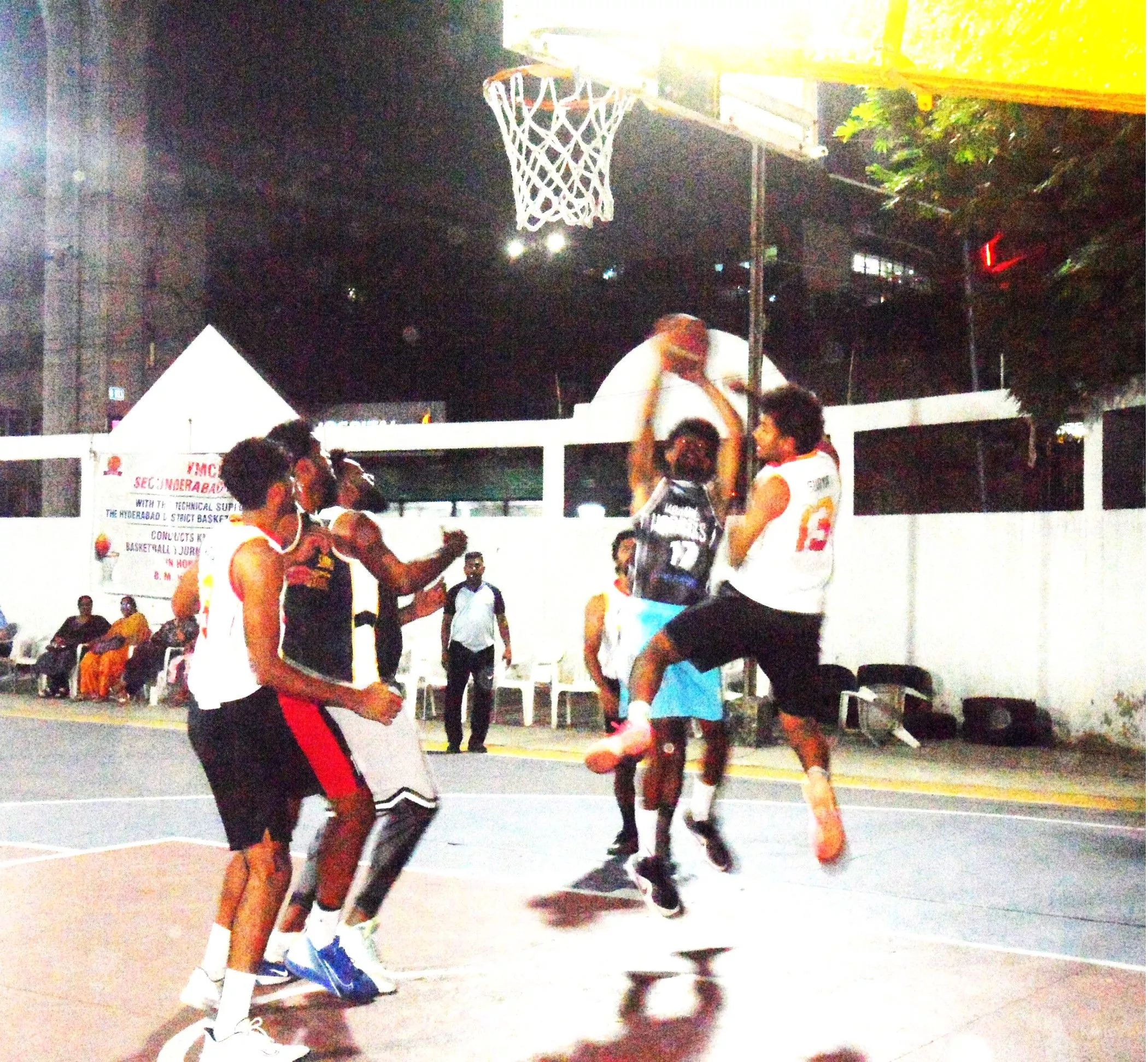 सेमीफाइनल जीतकर फाइनल में पहुंची वाईएमसीए और टाइटन्स