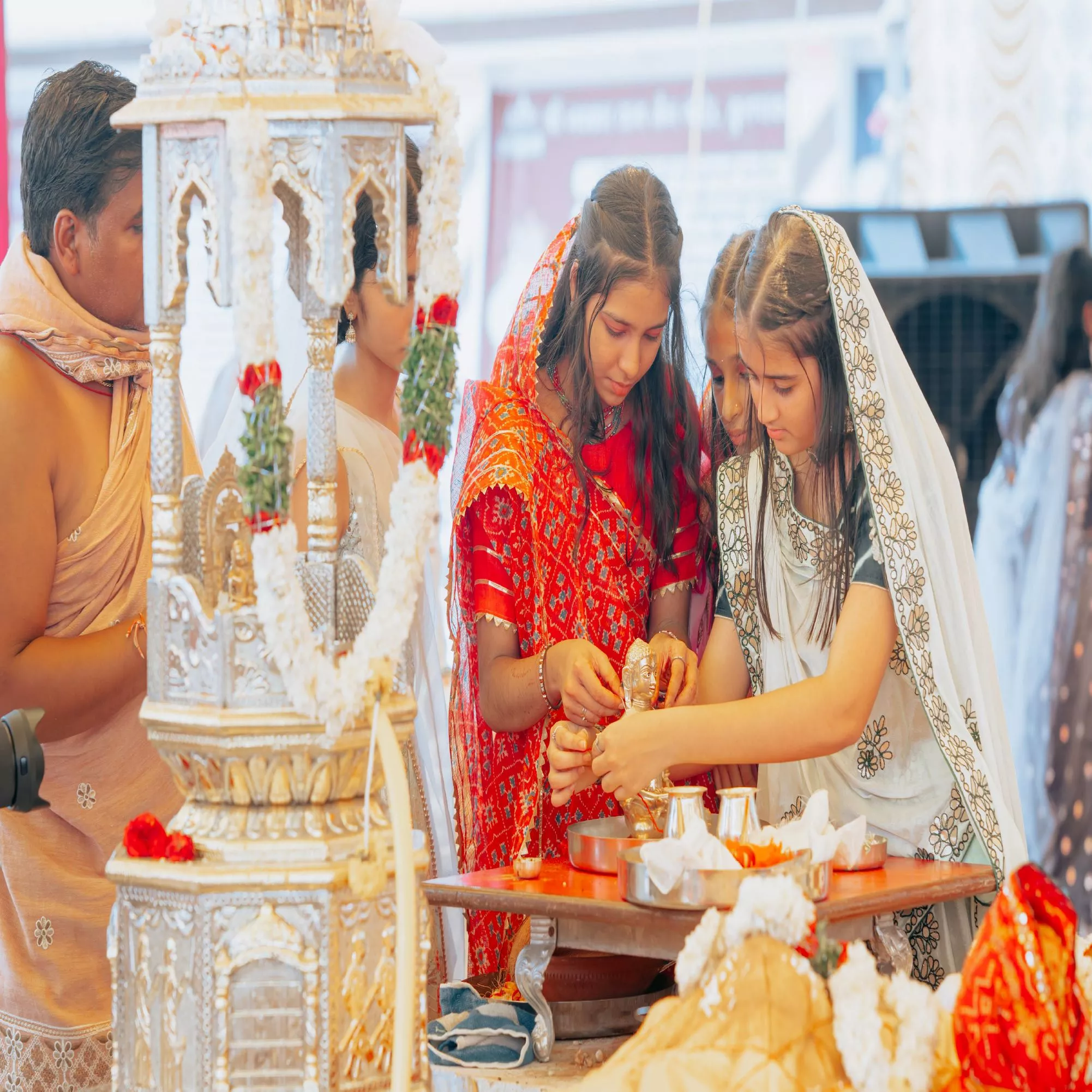 कुलपाक जैन मंदिर में प्रतिष्ठा महोत्सव का धार्मिक अनुष्ठान