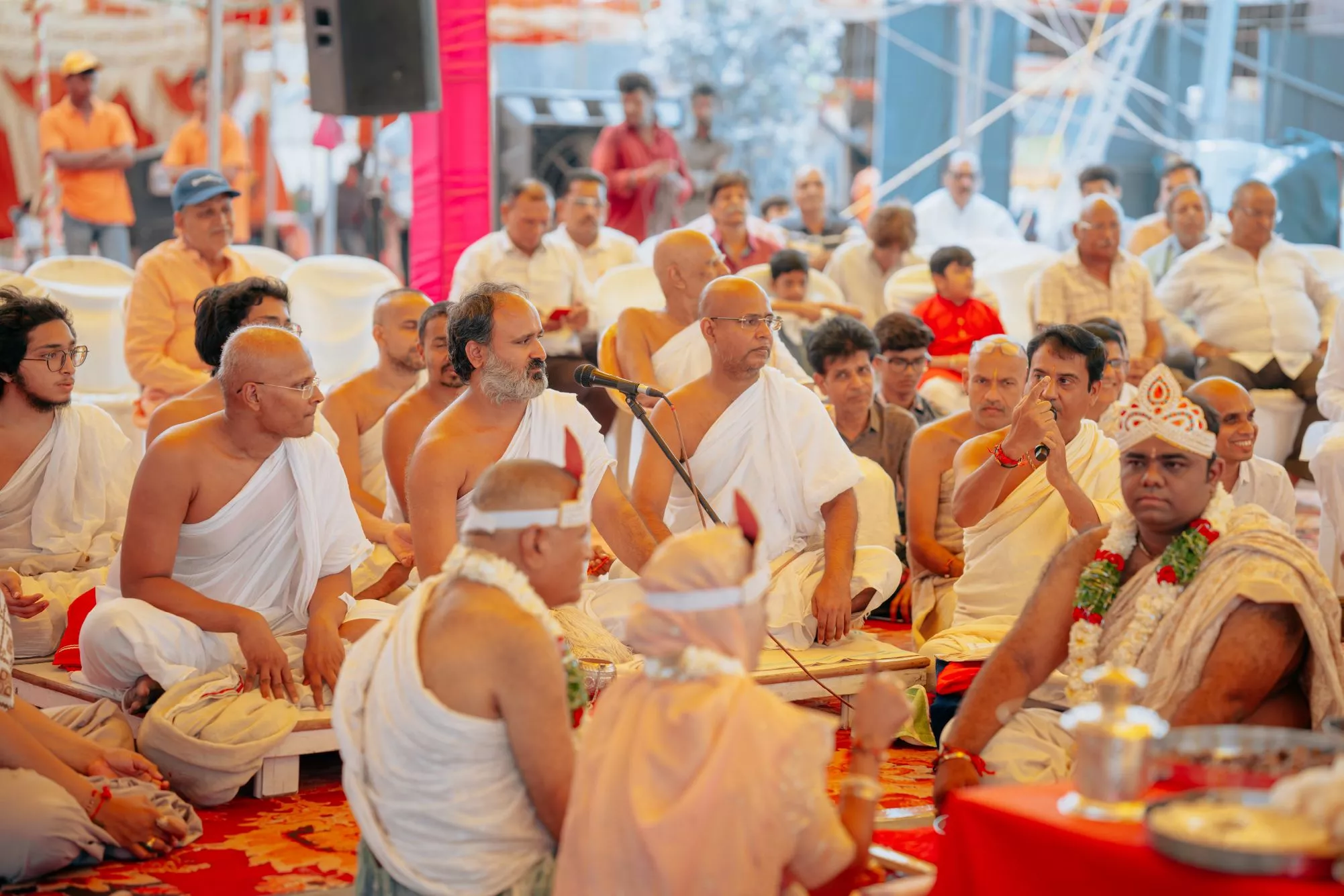 कुलपाक में प्रतिष्ठा महोत्सव के दौरान अभिषेक कार्यक्रम