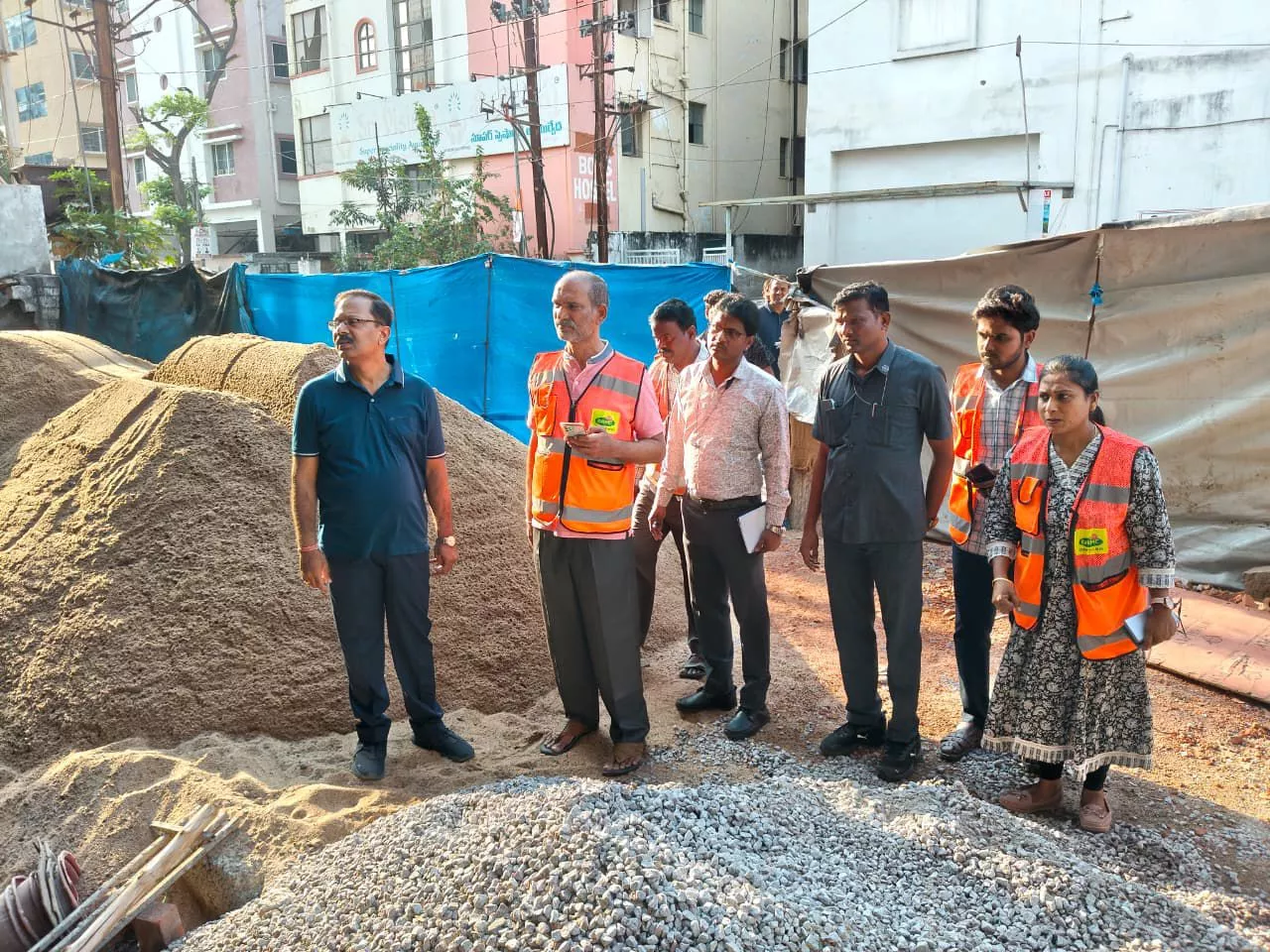 नगर आयुक्त द्वारा सफाई व्यवस्था का निरीक्षण