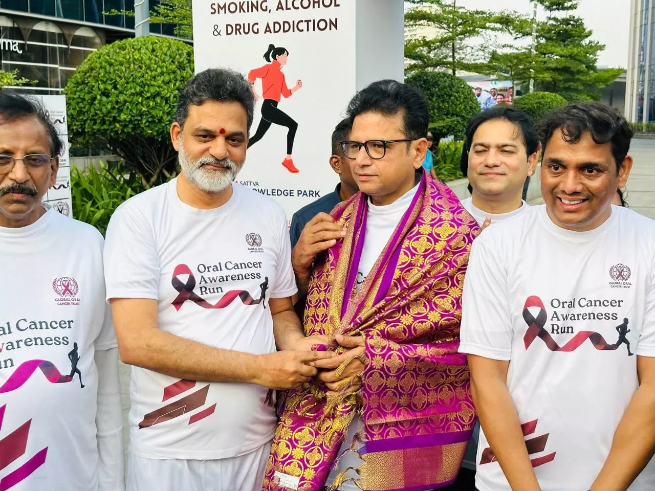 रायदुर्गम स्थित सत्त्व नॉलेज पार्क में ग्लोबल ओरल कैंसर ट्रस्ट के तत्वावधान में आयोजित ओरल कैंसर जागरूकता मैराथन को झंडी दिखाते आईटी मंत्री डी. श्रीधर बाबू।  
