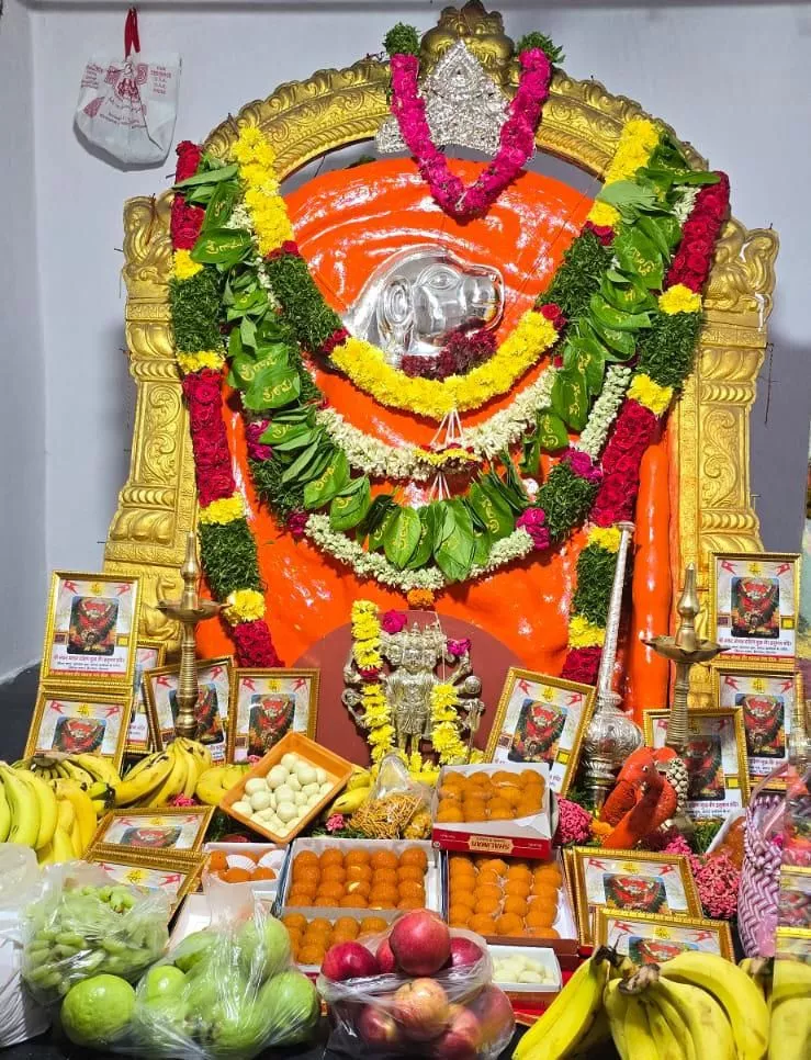 हनुमान जन्मोत्सव पर मंदिर में अखंड पाठ का आयोजन