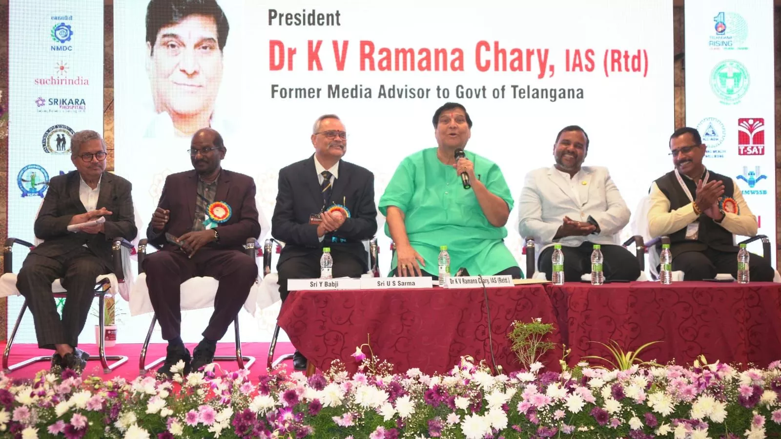 तेलंगाना पीआर सम्मेलन में प्रतिनिधियों की बैठक