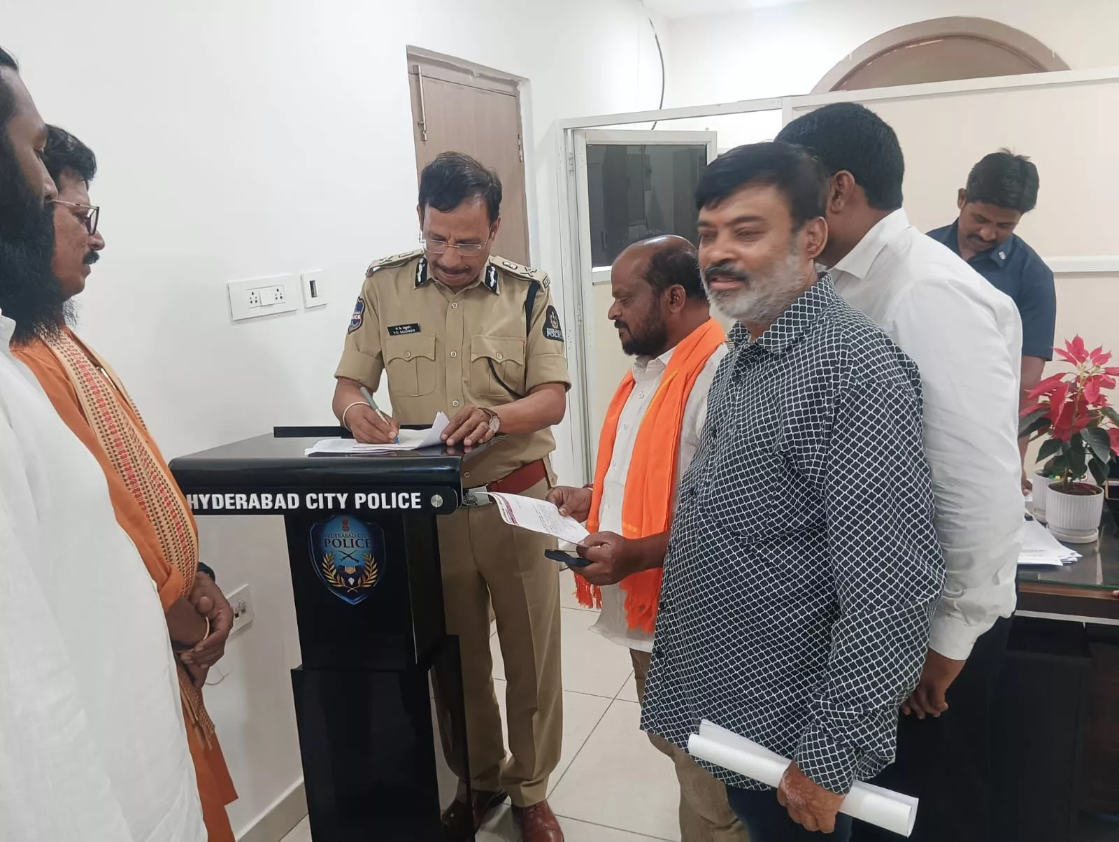 गोरक्षा कानून को लेकर विहिप ने दिया ज्ञापन